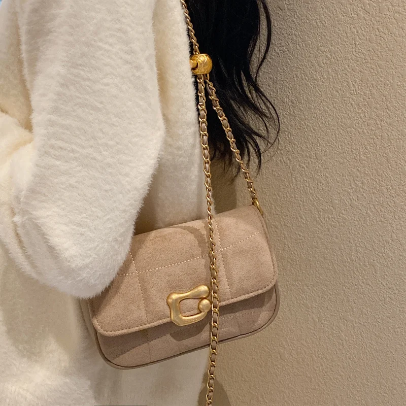 Stylish Chain Crossbody Retro Suede Shoulder Bag - Image 2