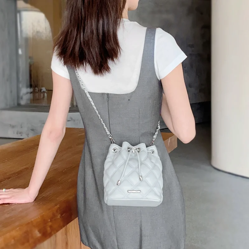 Classic Lingge Chain Shoulder Bag - Image 7
