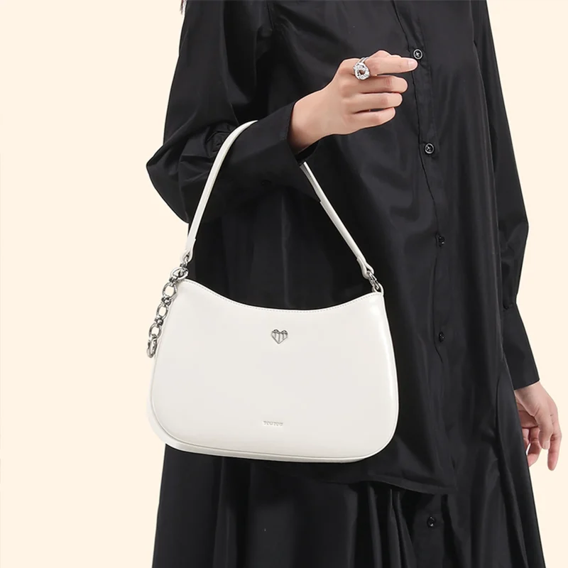 Luxury Chain Decoration Crescent Bag - Image 4