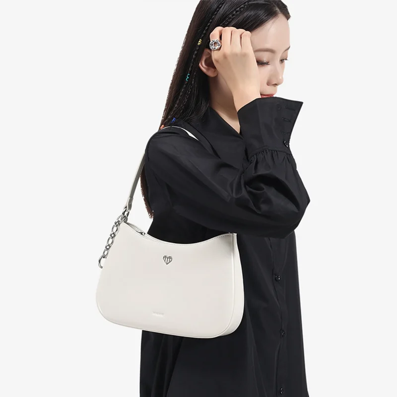 Luxury Chain Decoration Crescent Bag - Image 5