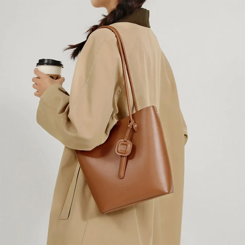 Retro Large Capacity Bucket Bag - Image 2