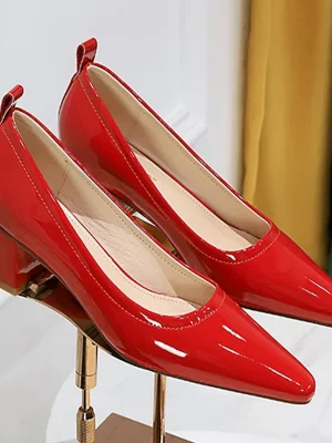 Mid Heel Patent Leather Pointed Thick Heel