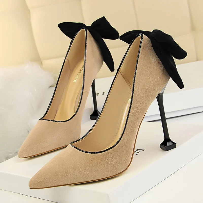 Bowknot Kitten Heels Pumps - Image 6