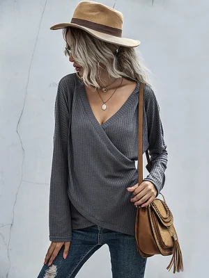 V-neck Minimalist Long Sleeved Sweaters