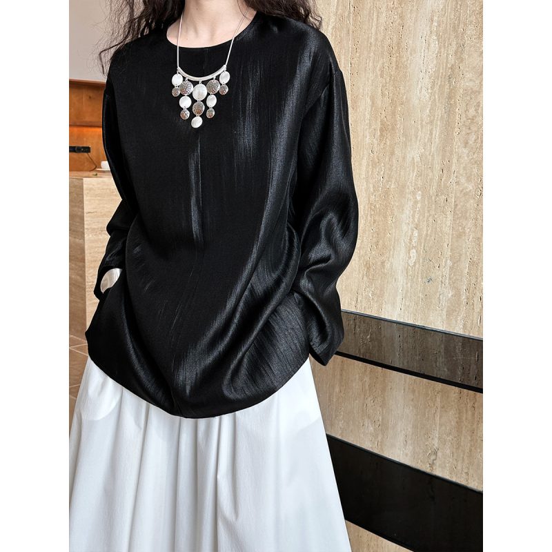 Minimalist Raglan Sleeve Pearl Round Neck Pullover: Loose Drape Shirt for Women, Casual and Elegant - Image 2