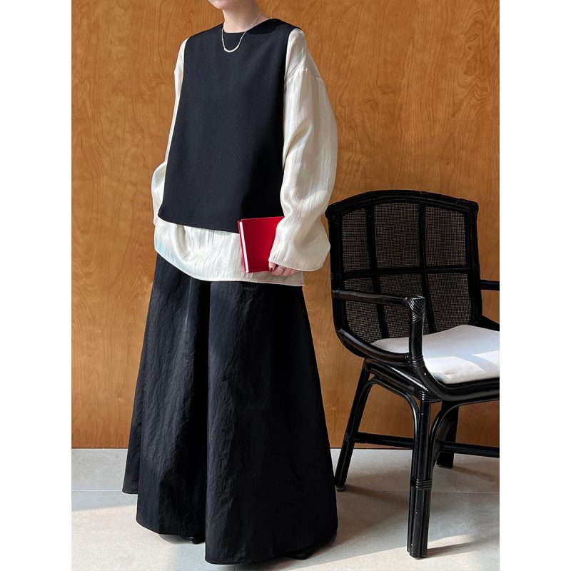 Minimalist Raglan Sleeve Pearl Round Neck Pullover: Loose Drape Shirt for Women, Casual and Elegant - Image 4
