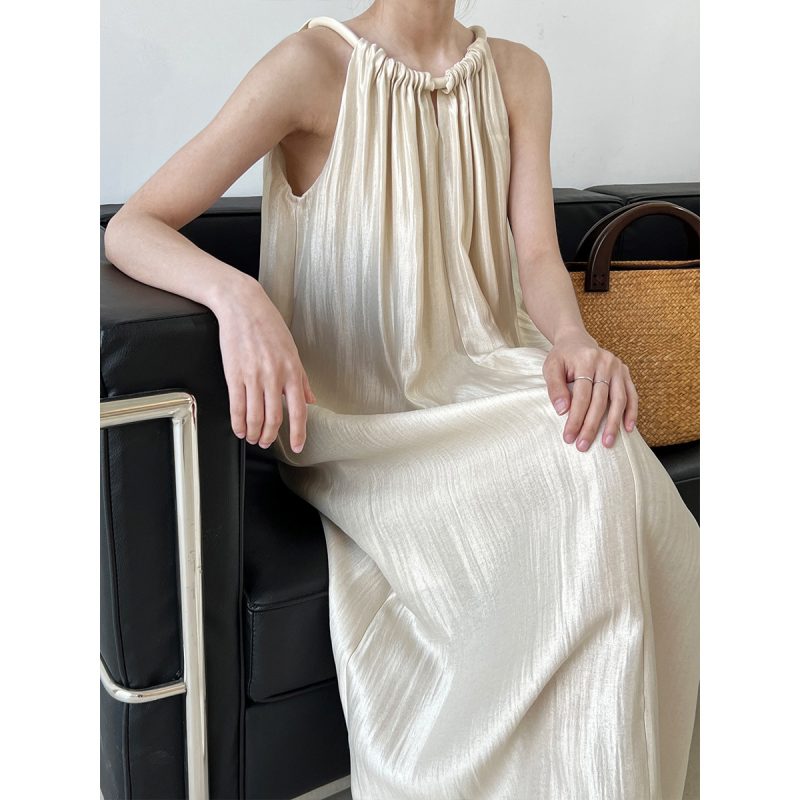 French High-End Niche Halter Strap Cami Dress: Loose Cold Shoulder Sleeveless Dress