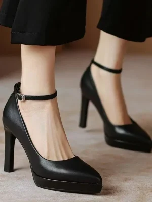 Pointed Shallow Mouth One Line Buckle Pumps