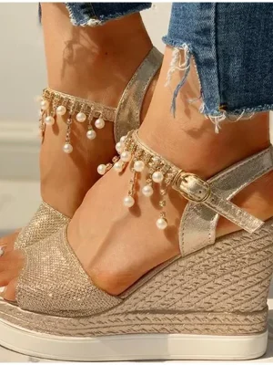 Wedge sandals with bead-studded platform buckle