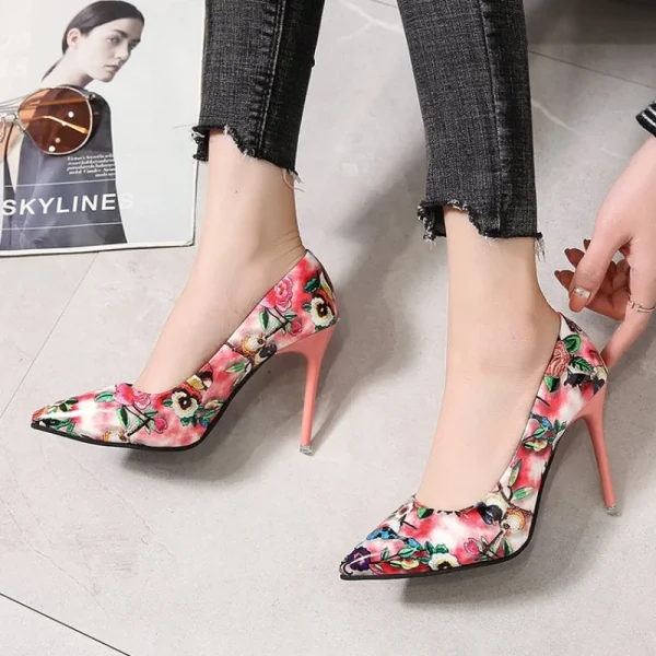 Eco-Friendly Glossy Floral Pointed Toe Stiletto Pumps - Image 2