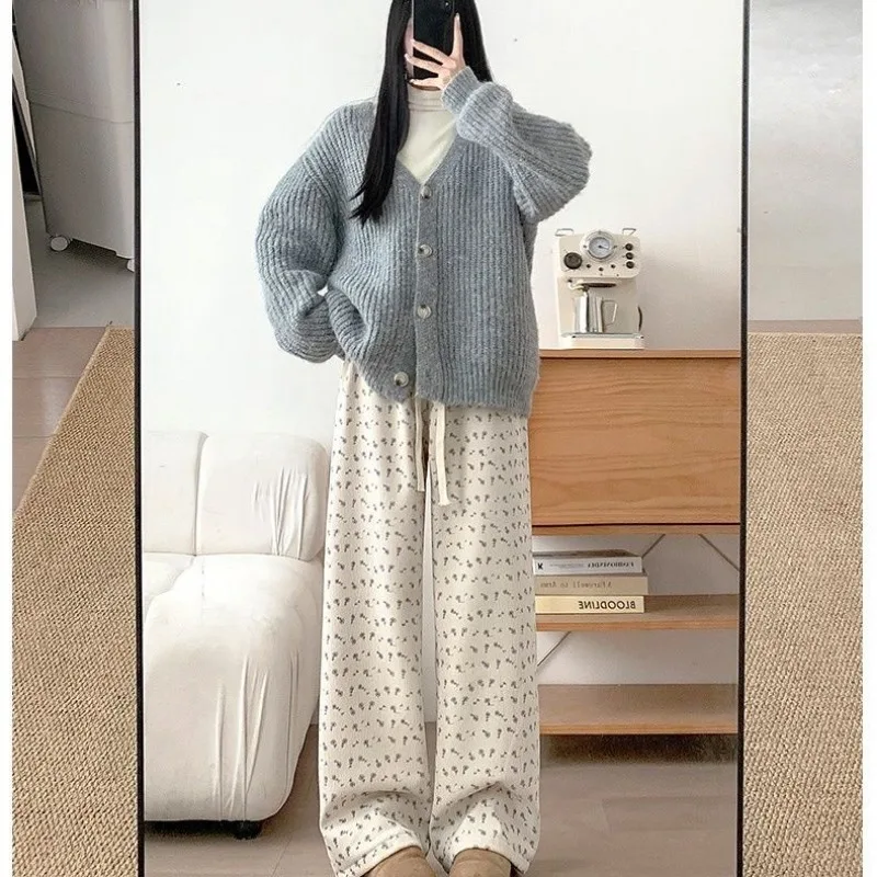Y2K Corduroy Pants: High Waist Fleece Baggy Sweatpants - Image 3