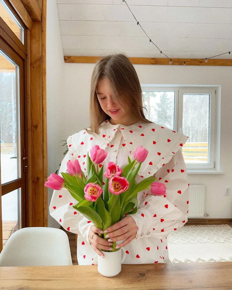 Eco-friendly Heart Print Peter Pan Collar Blouse