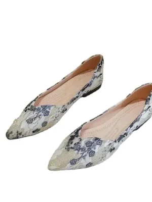 Summer Retro Pointed Flat Shoes: Elegant Casual Wear