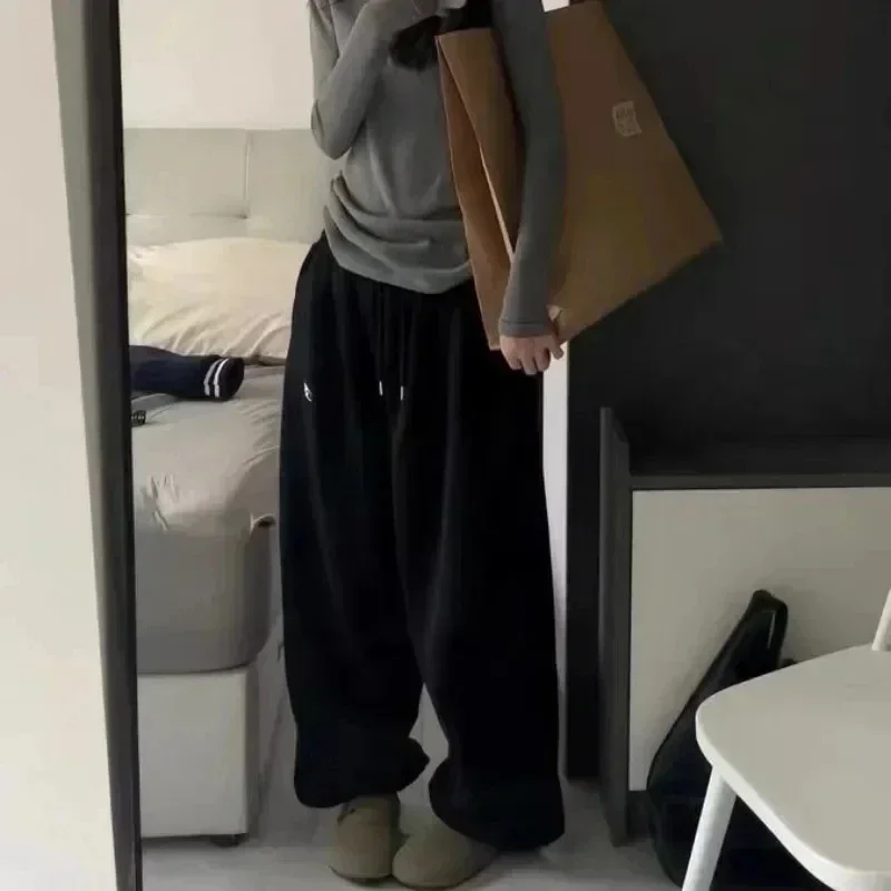 Gray Oversized Sweatpants: Y2K Harajuku Fashion - Image 6