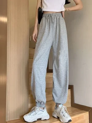 Gray Oversized Sweatpants: Y2K Harajuku Fashion