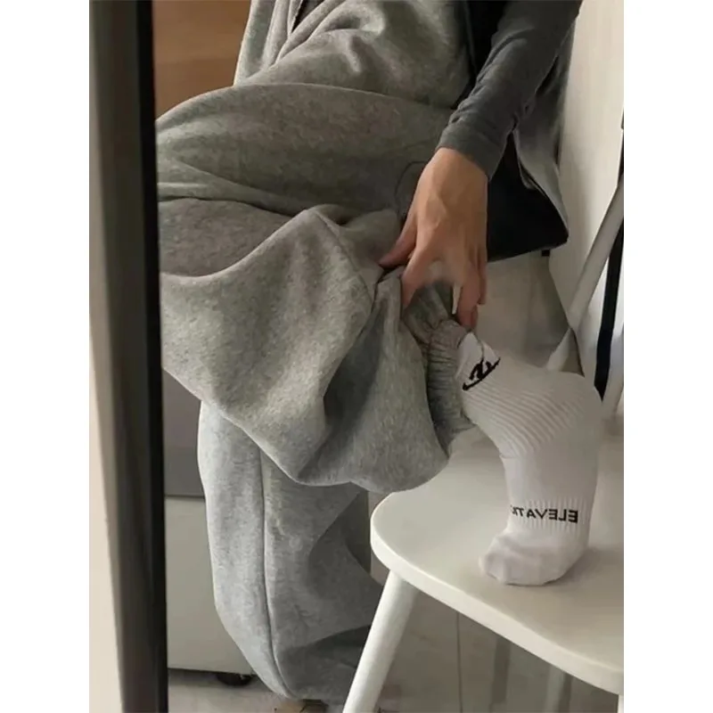 Gray Oversized Sweatpants: Y2K Harajuku Fashion - Image 7
