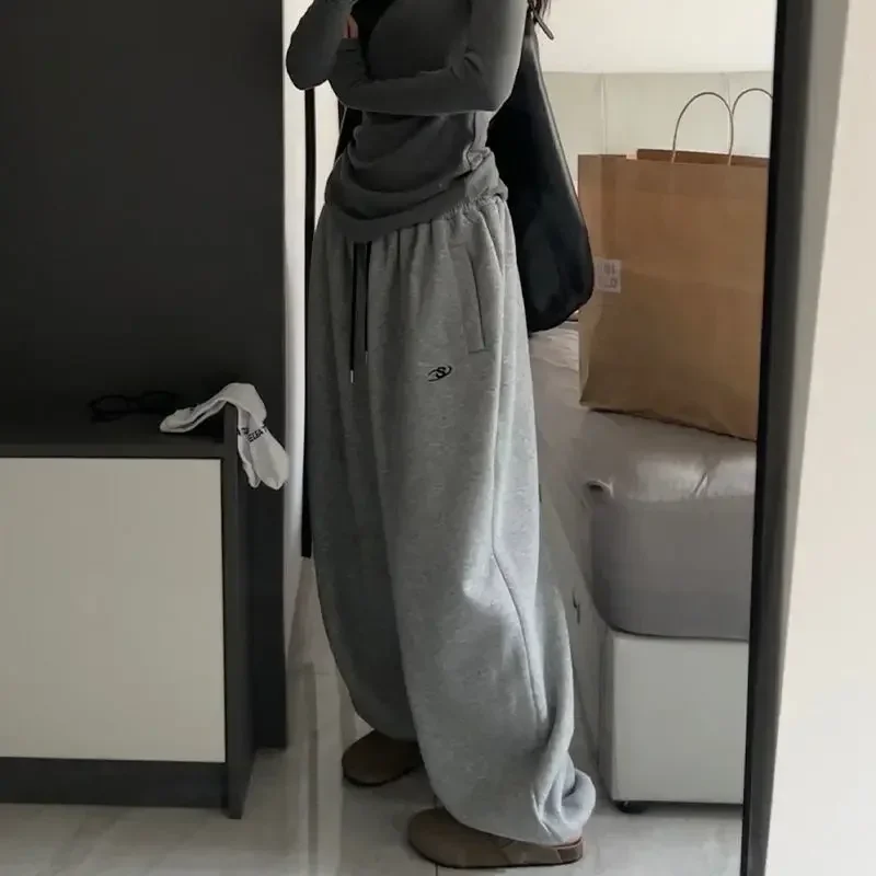 Gray Oversized Sweatpants: Y2K Harajuku Fashion - Image 4