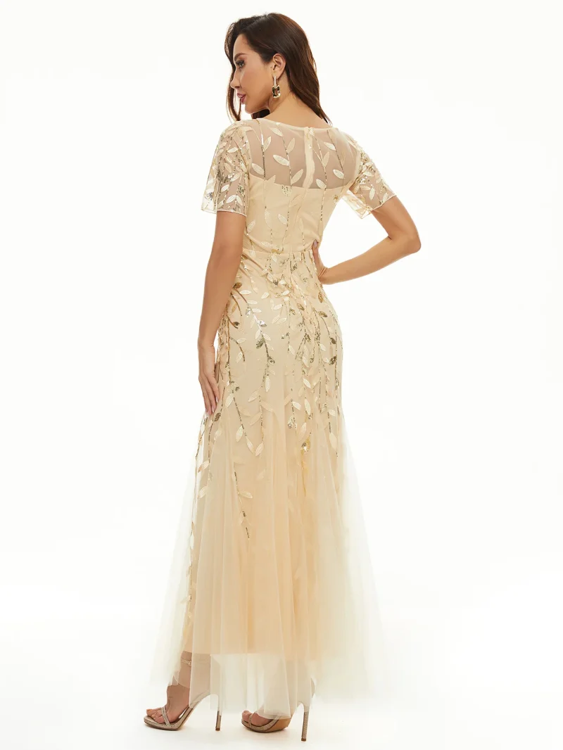 Elegant Bridesmaid Dress with Sequins - Image 17