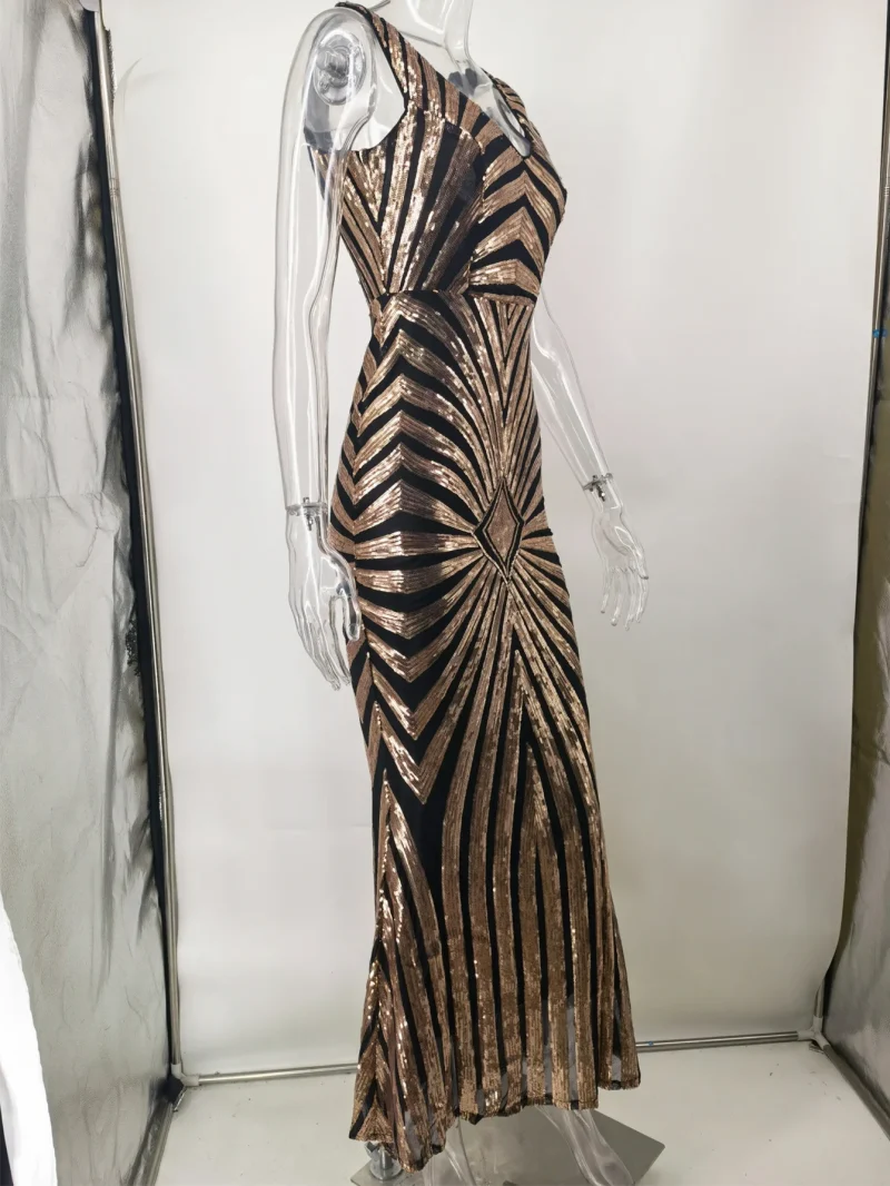 Elegant Vintage Maxi Dress - Image 9