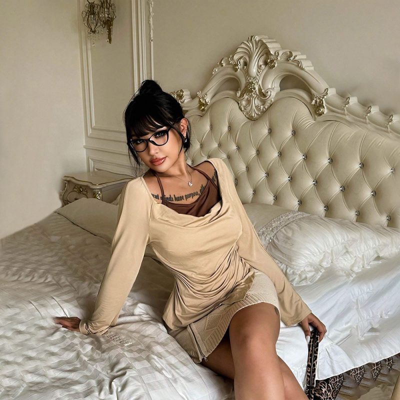 Plus Size Sexy Slim Fit T-Shirt - Autumn/Winter, Swing Collar - Image 4