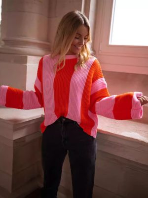 Loose Fit Vertical Stripes Sweater – Contrast Color Round Neck