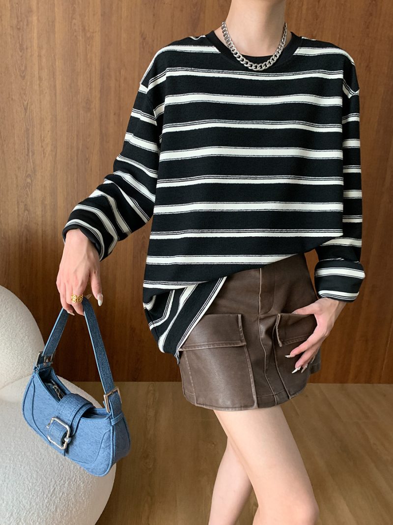 Casual Loose Black and White Striped Brushed Round Neck Sweatshirt for Early Autumn - Image 2