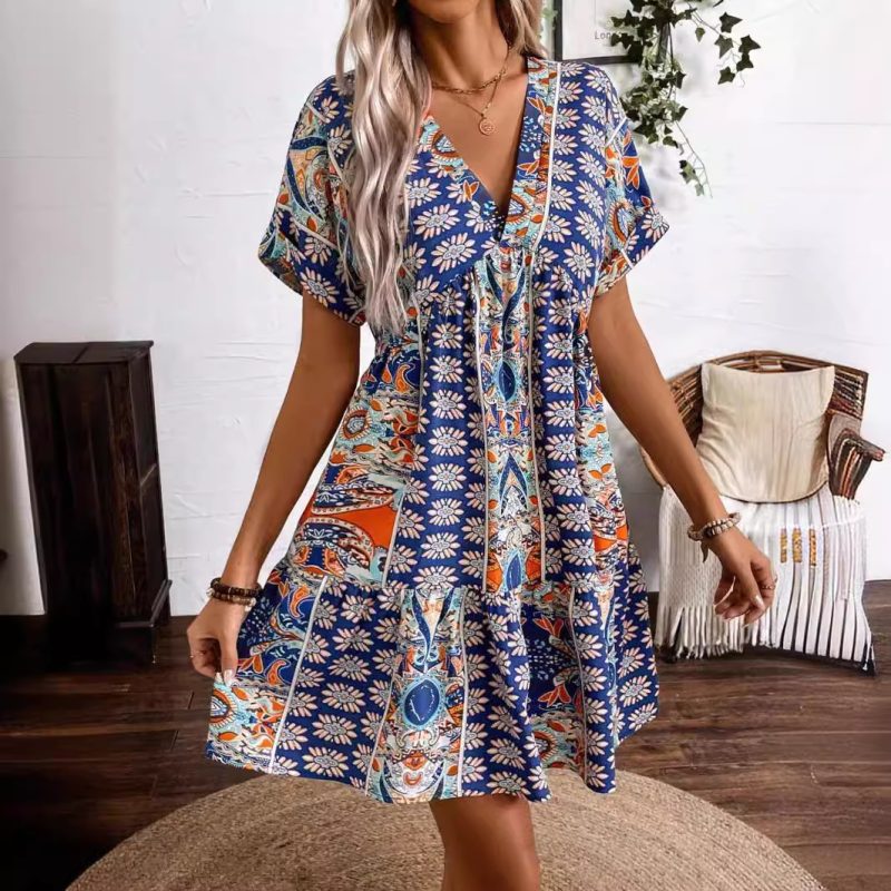 Vintage Floral V-Neck Holiday Dress with Batwing Sleeves