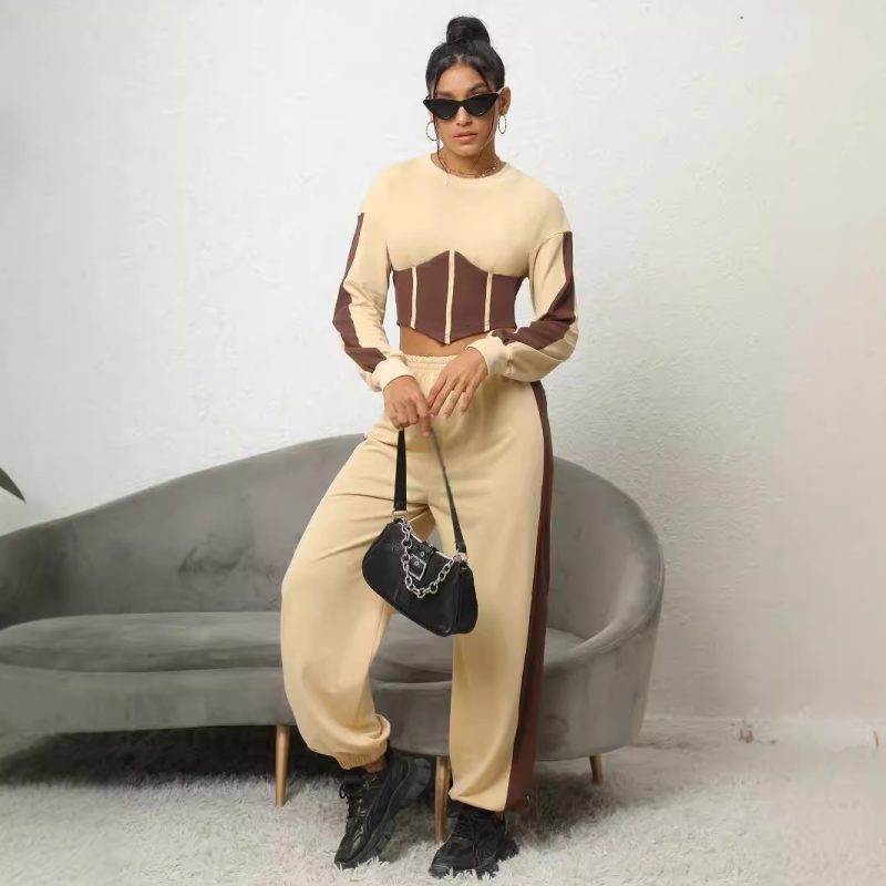 Women's Autumn Winter Assorted Colors Sweatshirt and Cropped Sweatpants Set