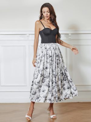 Elegant Beauty Back Maxi Dress – Chest Pad & Ink Painting Print