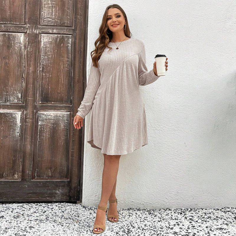 Plus Size Elegant Loose Slimming Midi Dress for Women - Image 3