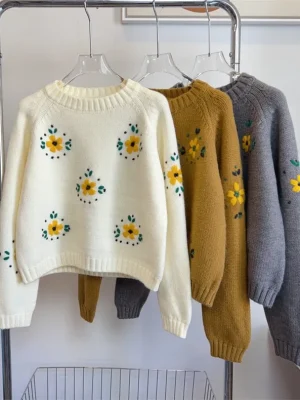 Korean Fashion Flower Embroidery O-Neck Pullovers Women