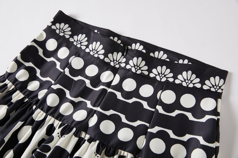Black and White Flower Camisole and High Waist Skirt Two-Piece Set - Image 14