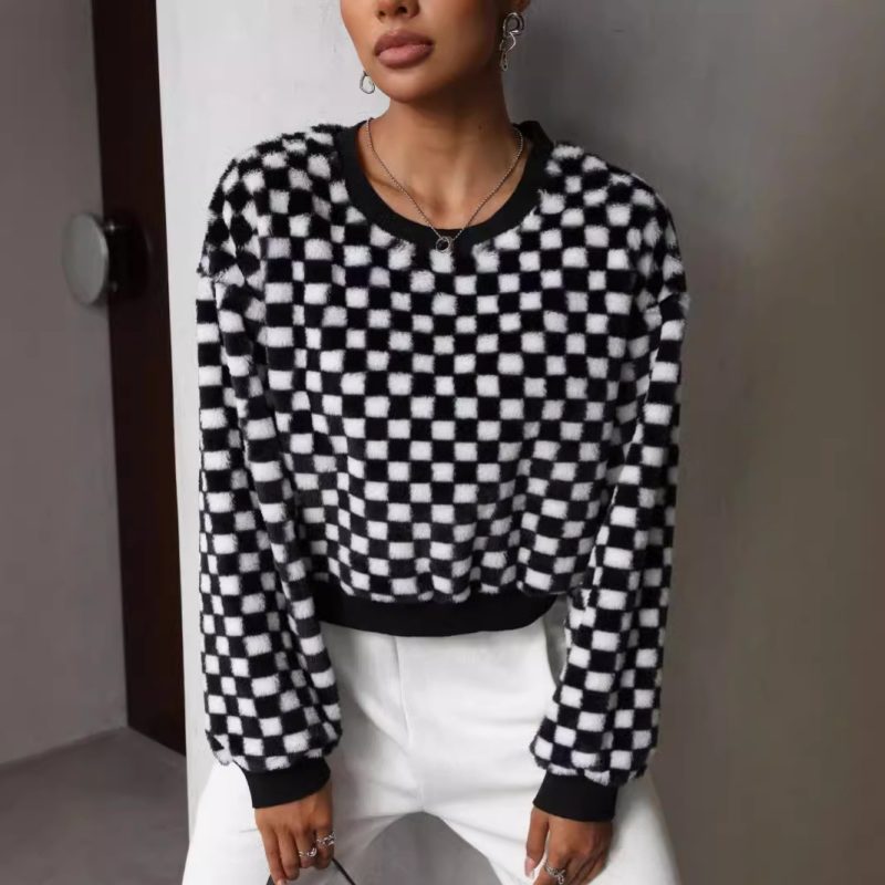 Loose Round Neck Black White Plaid Long Sleeve Plush Pullover Sweater