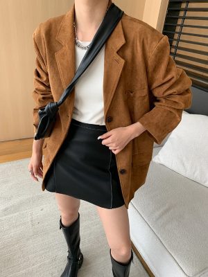 Fashionable Suede Loose Blazer: Mid-Ancient Style for Early Autumn