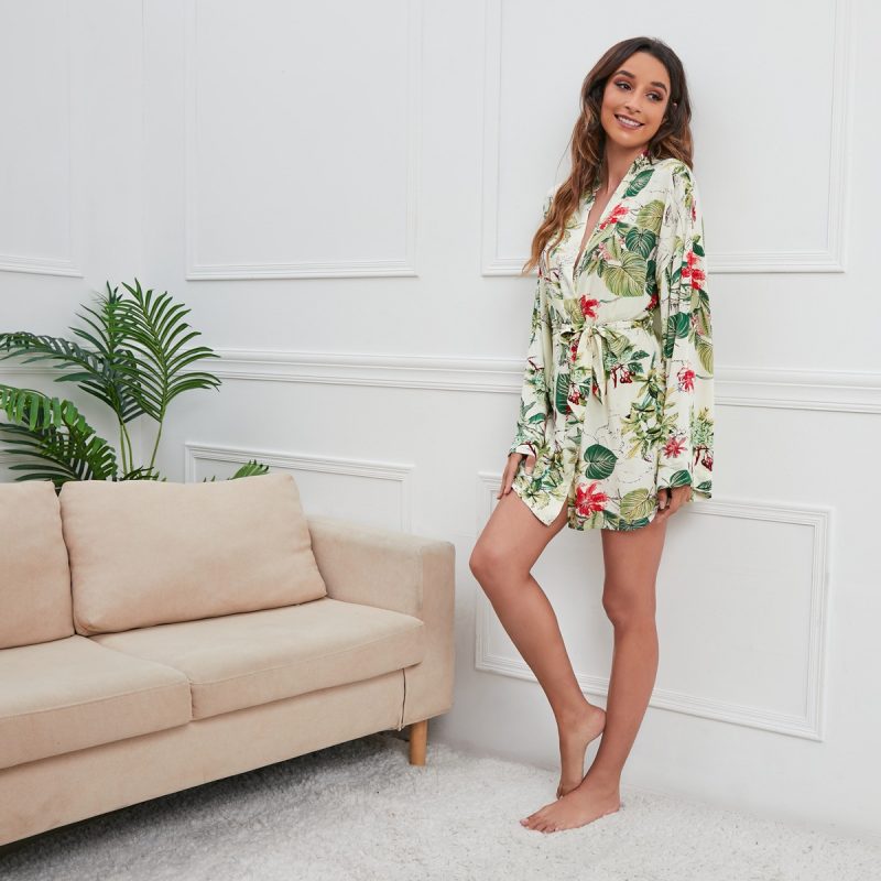 Autumn Winter Leaves Floral Casual Nightgown - Image 3
