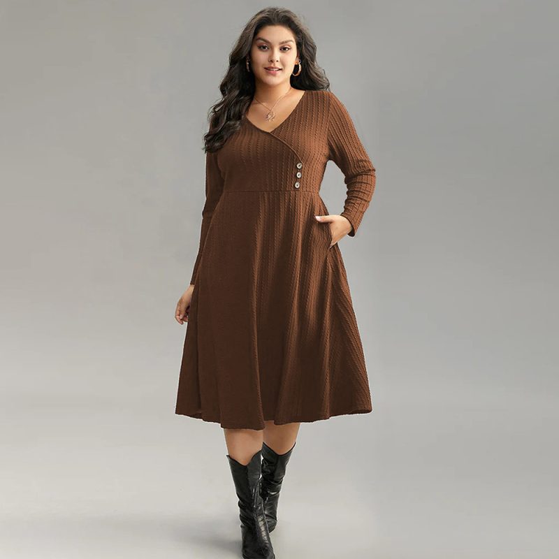 Plus Size Simple V-Neck Dress – Office Style for Autumn/Winter