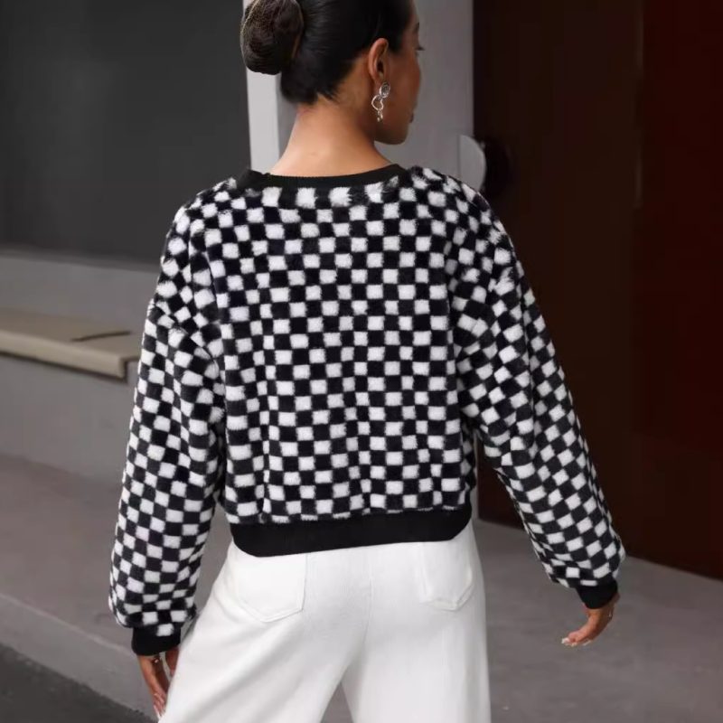 Loose Round Neck Black White Plaid Long Sleeve Plush Pullover Sweater - Image 2