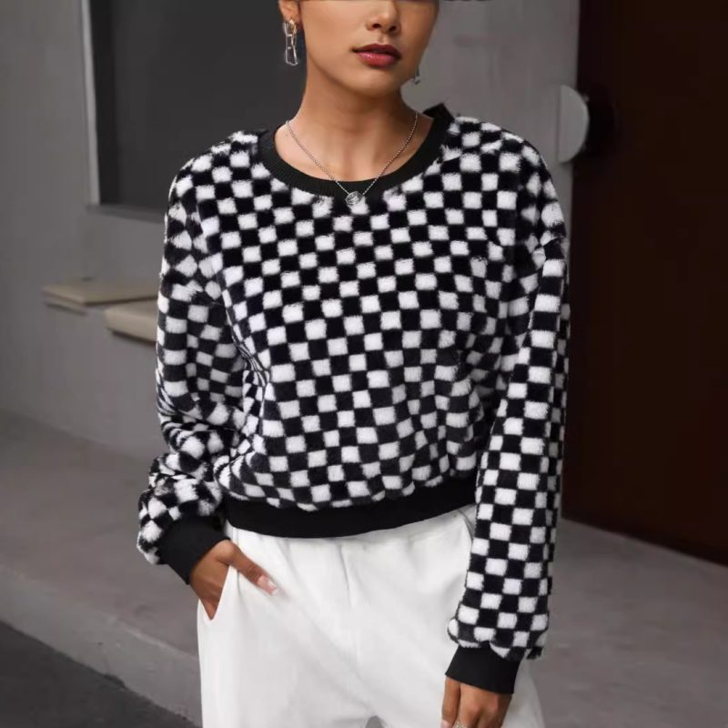 Loose Round Neck Black White Plaid Long Sleeve Plush Pullover Sweater - Image 3