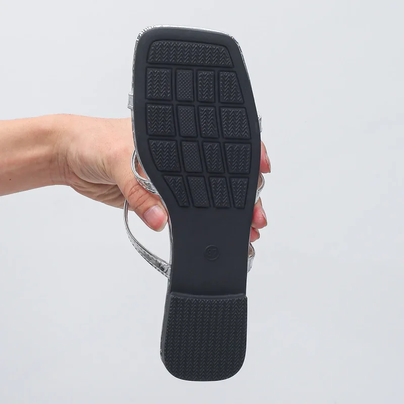 Breathable and Lightweight Women's Slippers - Image 11