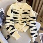 Wave Striped Knitted Sweater Women 2024