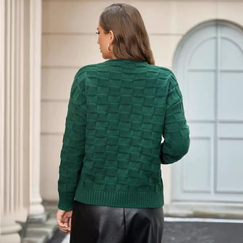 Women's Solid Color Round Neck Pullover Sweater with Pockets - Image 4