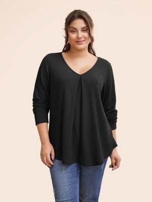 Plus Size Loose Black T-Shirt – Simple & Slimming for Office & Fall Winter