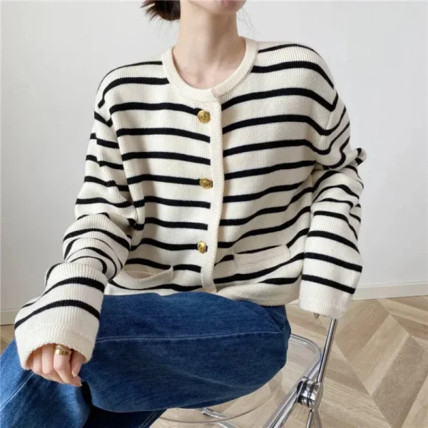 Winter Korean contrasting striped knitted cardigan women's winter Single