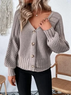 Women’s autumn and winter V-neck solid color long sleeve cardigan