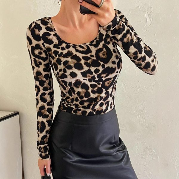 Leopard Print Scoop Neck Slim Fit Long Sleeve Top for Women - Spring Fashion