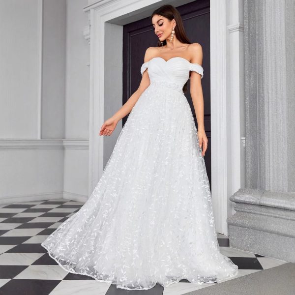 Off-Shoulder Light Wedding Dress - Elegant Outdoor Photography Gown