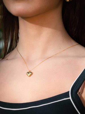 Three-Dimensional Peach Heart Clavicle Necklace