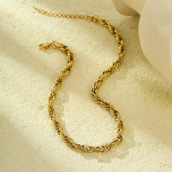 High-Grade Stainless Steel Twist Clavicle Chain Necklace - Image 3