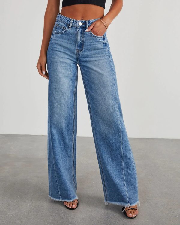 Women’s Wide-Leg Frayed Hem Jeans – Loose Fit with Side Seam Stitching