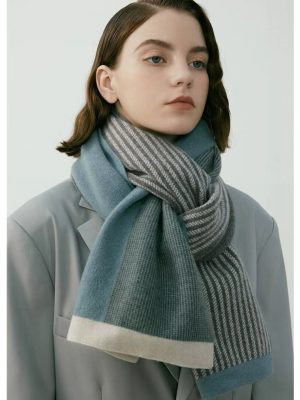 Women’s Retro Elegant High-Grade Thermal Knitted Winter Scarf